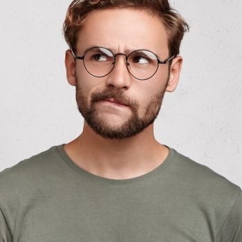 Armação de óculos masculino redonda é para qualquer rosto?