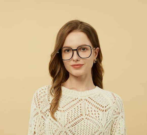 Veja qual armação de óculos para mulher será tendência em 2026